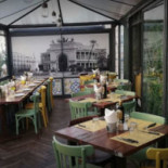 Leño Y Carbón inside