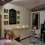 Minuit Pan Y Café — Cafeteria Panaderia À l'intérieur