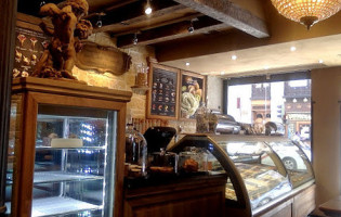 Amorino Gelato Al Naturale inside