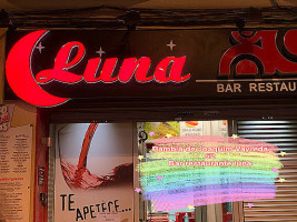 La Kana outside