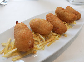 El Zaguan food