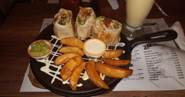 Santa Cereza food