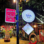 Meson La Alhambra outside