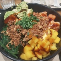 Komo Poke Bowl food