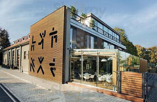 Sokolovna Průhonice Exterior