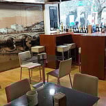 Eneko À l'intérieur