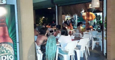 Los Compadres outside