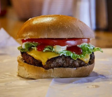 Tommi's Burger Joint Comida