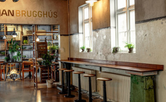 The Old Dairy Food Hall Mjólkurbúið Mathöll Dentro