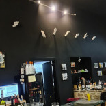 Vinoteca A Micalla inside