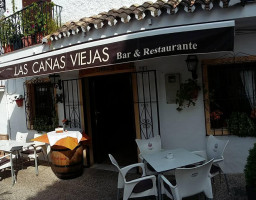 Eugenio Las Canas outside