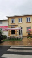 Cafeteria La Bascula outside
