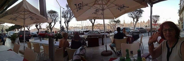 Tal-barklor Exterior