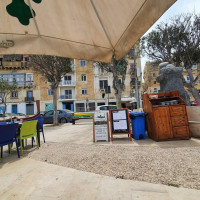 Tal-barklor Exterior