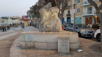 Tal-barklor Exterior