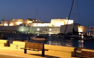 Tal-barklor Exterior