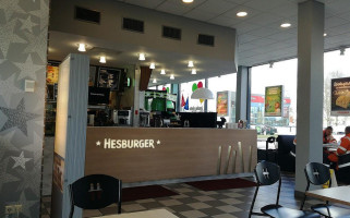 Hesburger Dentro