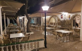 Xuroy inside