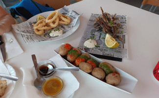 Brisas De Abades food