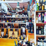 Vinoteca De Valdemeca inside