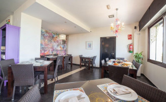 Taj Mahal Tandoori Almunecar Dentro