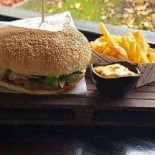 Lisa J,s At The Duke Nourriture