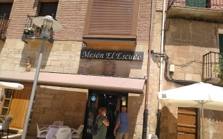 Meson El Escudo Fuenmayor outside