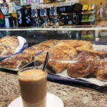 Cafeteria La Perla food