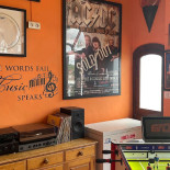 El Boquetillo Street Food inside