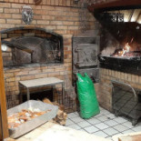 Mesón Chuchi Dentro