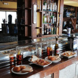 CaÑas Coffee Dentro