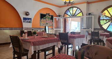 Madras Curry House inside
