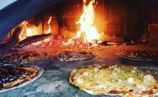 Xavi's Pizzeria food
