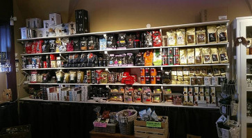 Nudleria Pizzeria Seladon inside