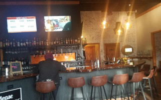 Nudleria Pizzeria Seladon inside