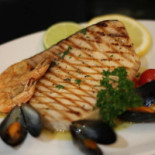 Leo's Italian Grill food