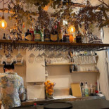 Lartisan Brunch, Restaurant & Bar Dentro