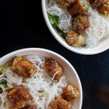 Vietnamita Fusion Mr. Vu food