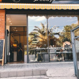 Debby's Good Veggie Food outside