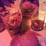 Makamaka Restaurante Barcelona Hamburguesas Cocktails Bar Boisson