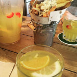 Makamaka Restaurante Barcelona Hamburguesas Cocktails Bar Boisson