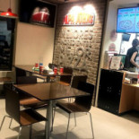 Papa Johns Pizza inside