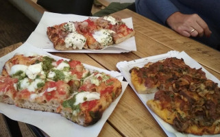 L'artigiana Pizza Al Taglio Nourriture