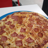 Domino's Pizza Av. Madrid food