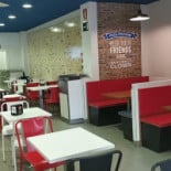 Domino's Pizza Av. Madrid inside