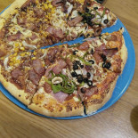 Domino's Pizza Av. Madrid food