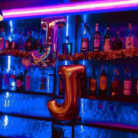 J.j. À l'intérieur