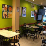 Dana À l'intérieur