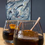 Brut, Cocteles, Vermuts Y Sala De Exposiciones drink