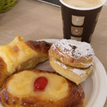 Mardel Plata Cafeteria food